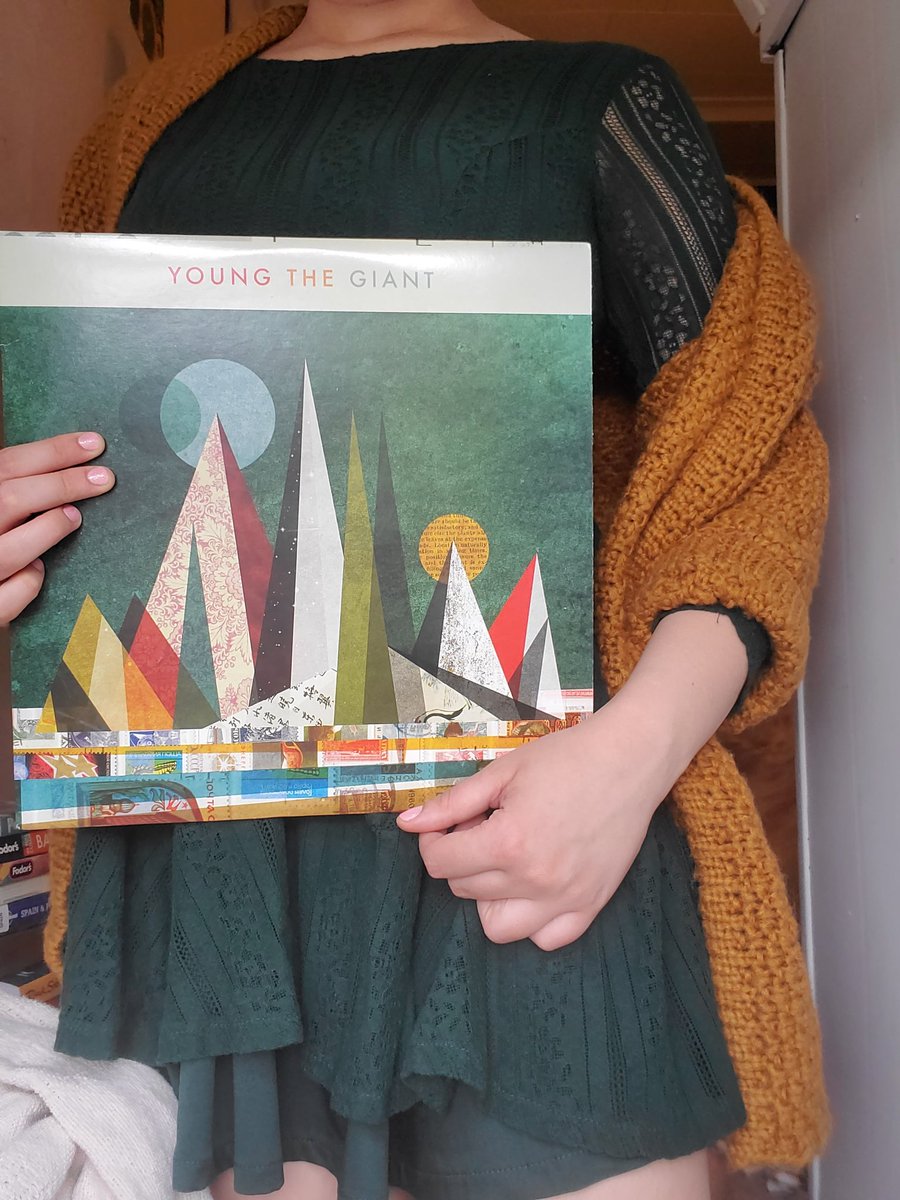 the_nerdiest's tweet photo. Inspired by the lovely @womenlovebot here are some of my favorite vinyls as outfits https://t.co/vYIGUl9xZc