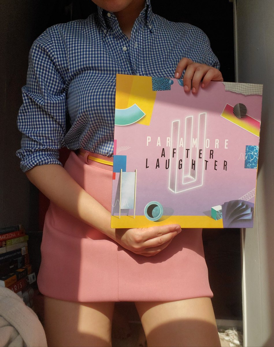 the_nerdiest's tweet photo. Inspired by the lovely @womenlovebot here are some of my favorite vinyls as outfits https://t.co/vYIGUl9xZc