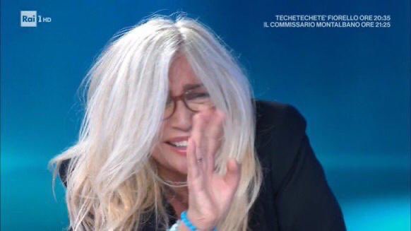 sunk8ok's tweet photo. “Enzo miccio mi spaventa come mia madre che mi dice SISTEMA LA STANZA” 

 #pechinoexpress https://t.co/vZScGKTywY