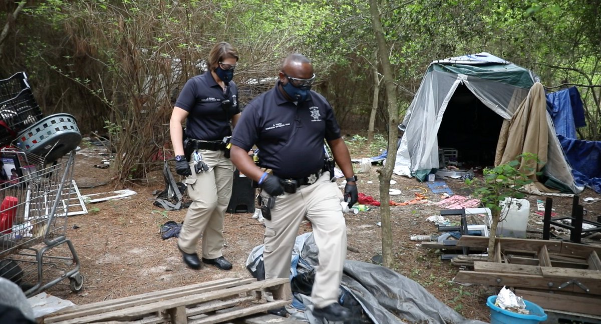 HCSOTexas's tweet photo. Our Homeless Outreach Team is distributing #COVID19 information, masks, sanitizer, hygiene kits, water and MREs (meals ready to eat) to some of the most vulnerable within our homeless communities.
Video: https://t.co/T6jwHtqtwe. #HouNews https://t.co/p7rKIfyWOv