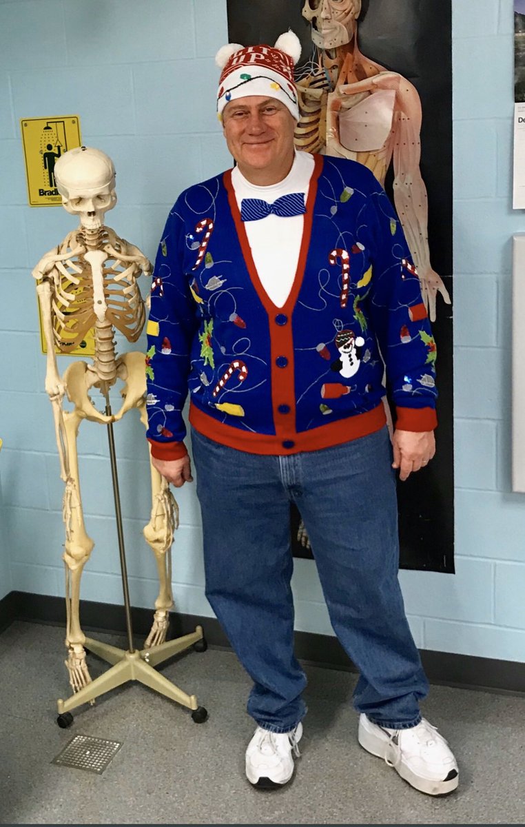 MackenzieDunig1's tweet photo. Shoutout to Mr. Pierce and Mr. Mccandless, these two teachers have impacted me in ways I can’t begin to explain. They’re two great teachers who always make sure their students are having fun while learning!!#SalthawkVirtualSpiritWeek   @HHS_Salthawks @HutchHSStuCo https://t.co/WiThId6xNK