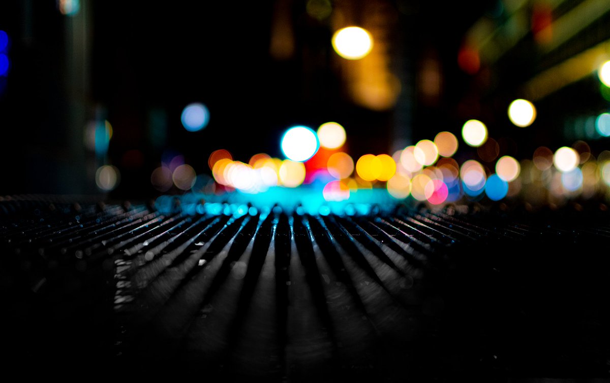 CryxDx2's tweet photo. For those who just can't visit Berlin because of the situation...
I replace my midnight pictures of Life is Strange for a few pictures of Berlin. 
#berlin #germany #visitberlin #photography #art #lights #pictureoftheday #buildings #StayAtHome #wirbleibenzuhause #lightsofberlin https://t.co/Kzgp5bCghm