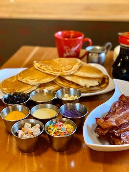 downtownknox's tweet image. 🍳 Weekend brunch boxes are now a thing! Quarts of Bloody Mary mix, homemade biscuits &amp;amp; pancake party kits from the kitchens of @OLIBEA2014, @LDoveKnox, @sapphireknox, #RubySunshine, and more!

Visit our takeout web page for their online ordering links → bit.ly/2V340lY