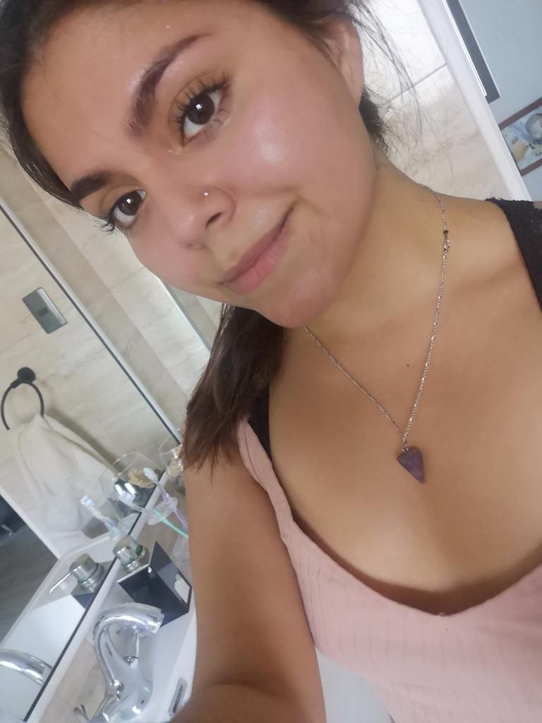 PazJaviera18's tweet photo. @Paugalindo así quede dps del último video que subió en paufittips... Sude partes q no tenían q sudar 🤣 inténtelo, real funciona🙋🏻‍♀️🏋️‍♀️🏃‍♀️ *hágale zoom pa ver mi sudor y el agua q me corría 🤣 https://t.co/qD1jbneLpy
