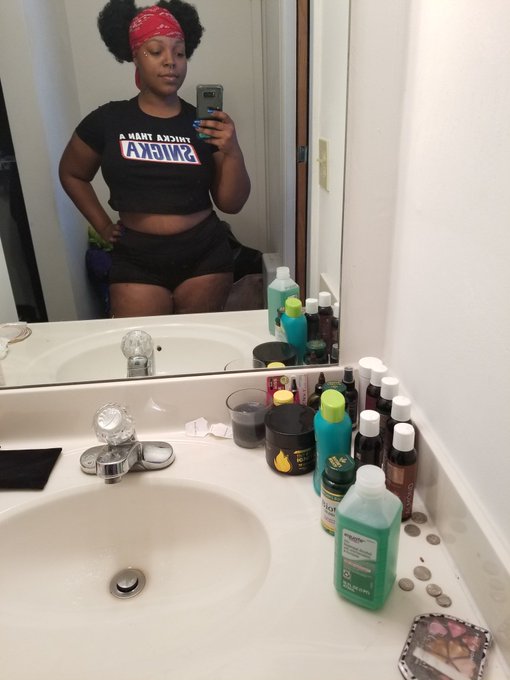 You see the shirt lol #thick #bigbooty #weightlifting #BlackGirlMagic  Also, subscribe https://t.co/67b3Ym8k3T<a href="/tag/thick"class="tags">#thick</a><a href="/tag/bigbooty"class="tags">#bigbooty</a><a href="/tag/weightlifting"class="tags">#weightlifting</a><a href="/tag/blackgirlmagic"class="tags"><span>#blackgirlmagic</span></a>