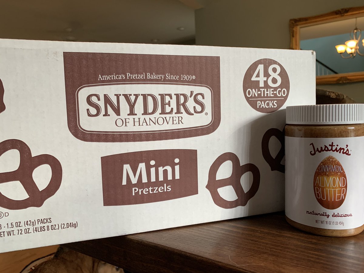 mrsgstearns's tweet image. I love a good surprise 🤗Talk about Encouraging the Heart ❤️ Thank you @lrichardsonwho! You didn’t have to, but I appreciate it so much! My home office just got a boost in the snack department. #limitonepackperday #maybetwo