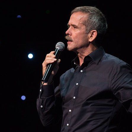 List_With_Nixon's tweet image. Chris Hadfield explains how astronauts cope with self isolation: buff.ly/3bXOoHf

#selfisolation #chrishadfield #isolationtips #astronautadvice