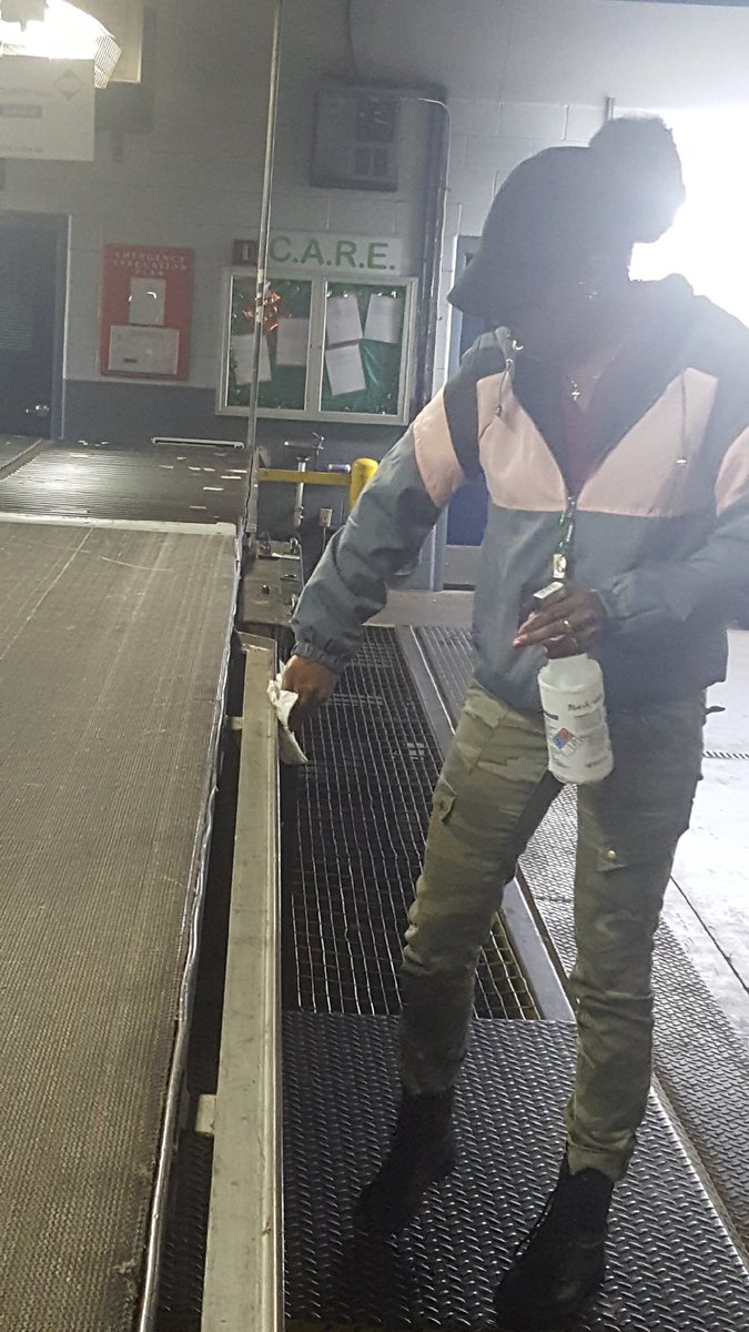DfwTwilight's tweet photo. Here @UPS DFW cleaning areas before employees arrive and practicing social distancing at the gaurd shack #UPSersAreThere #UPSERS https://t.co/9xXZ0e70Vc