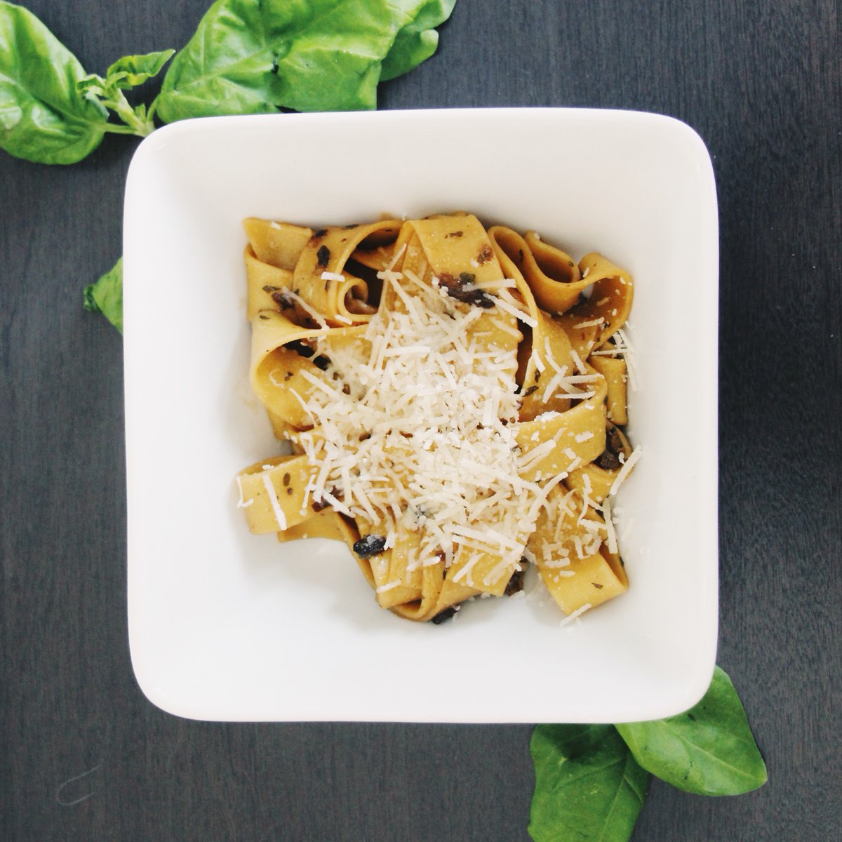 Scarpones_YYC's tweet photo. If you’re looking for an easy and delicious dinner this week, check out our selection of ready-to-make pasta and rice meals. Just add water or milk and let it simmer on the stove. Finish it off with a sprinkling of our in-house parmigiano! #yyceats #cookingfromhome #localyyc https://t.co/JqInp53DSN