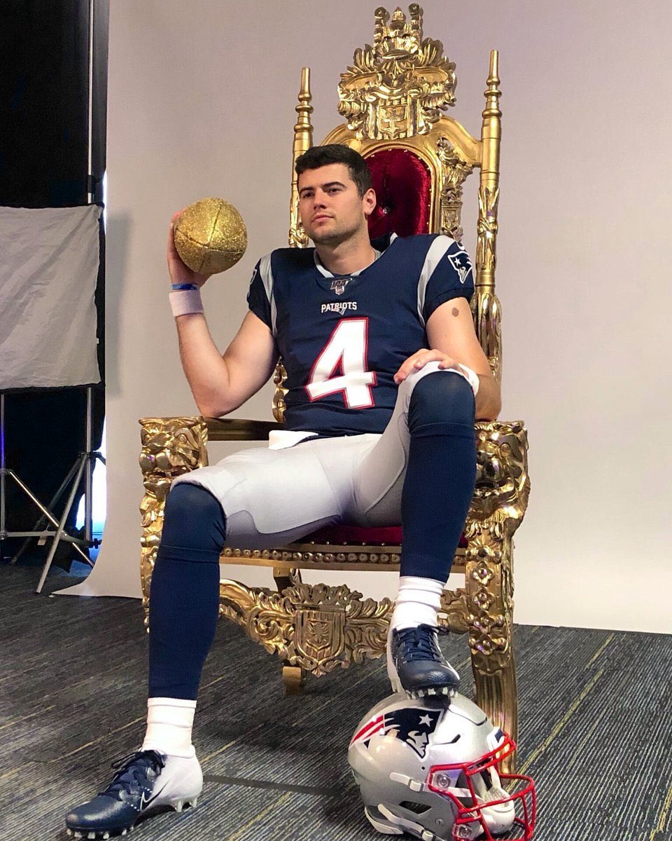 Boston_Diehards's tweet photo. All hail the king... https://t.co/aDiYiASUfy