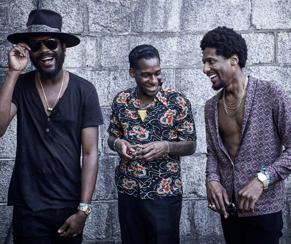 Danny_Clinch's tweet photo. When 3 young legends get together ! Gary Clark Jr . leon Bridges & Jon Batiste ! #DCPHOTOSOFJOY #musicismedicine #laughteristhebestmedicine @garyclarkjr @leonbridgesofficial @jonbatiste @newportfolkfest https://t.co/TcQ91bSkTv