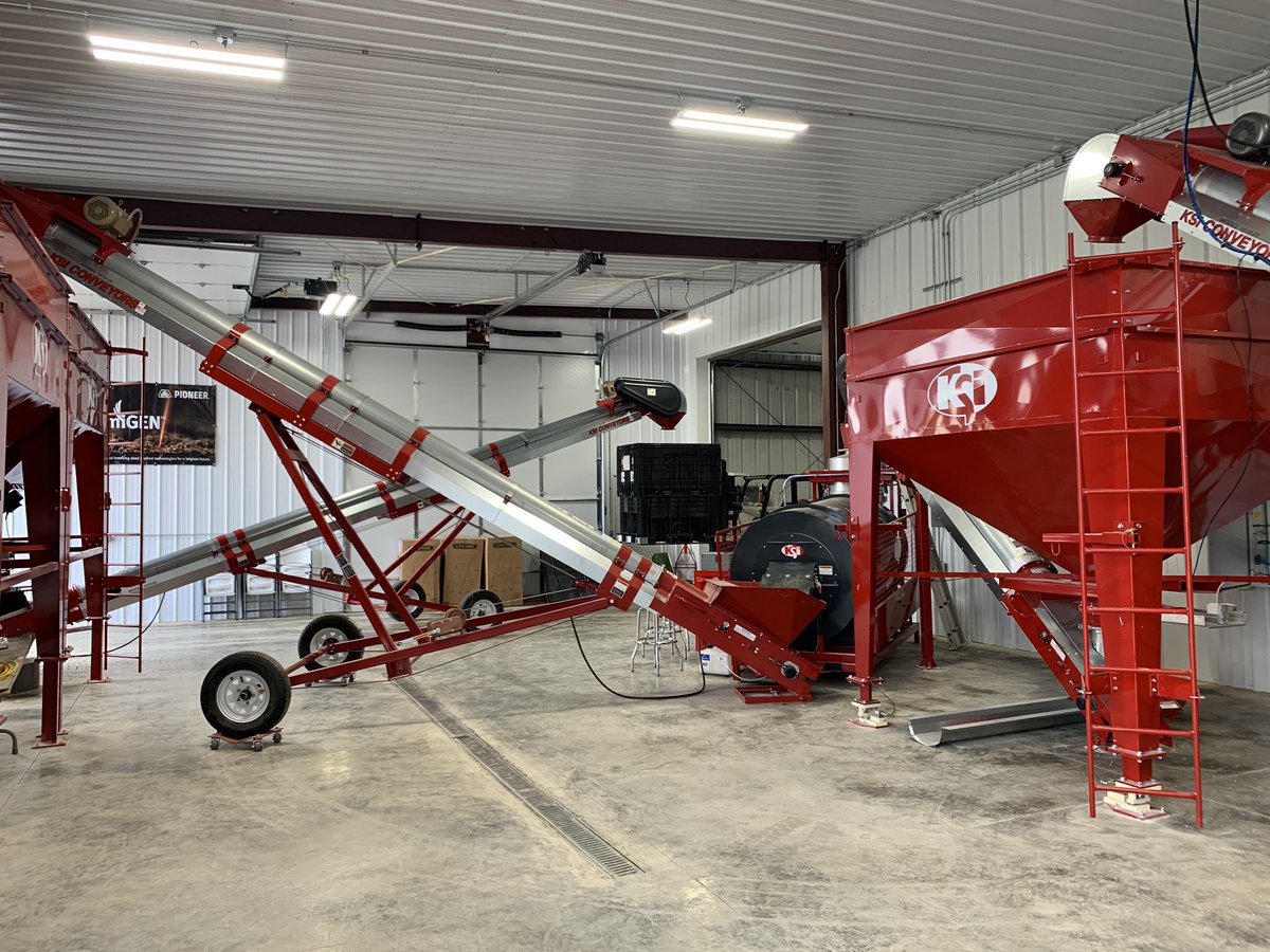 It was a great day to get the treater fired up, calibrated, and turn some beans green. <a href="/cameronw_ksi/">Cameron Walder</a> <a href="/PioneerSeeds/">Pioneer Seeds U.S.</a> <a href="/KSiEdge/">KSi</a>
