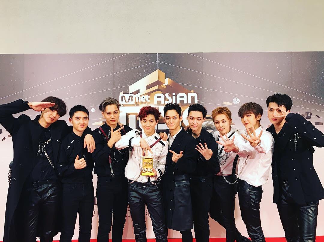 exo0324shr's tweet photo. #EXO8thAnniversar 
#8YearswithEXO https://t.co/9qBHcJAm5u