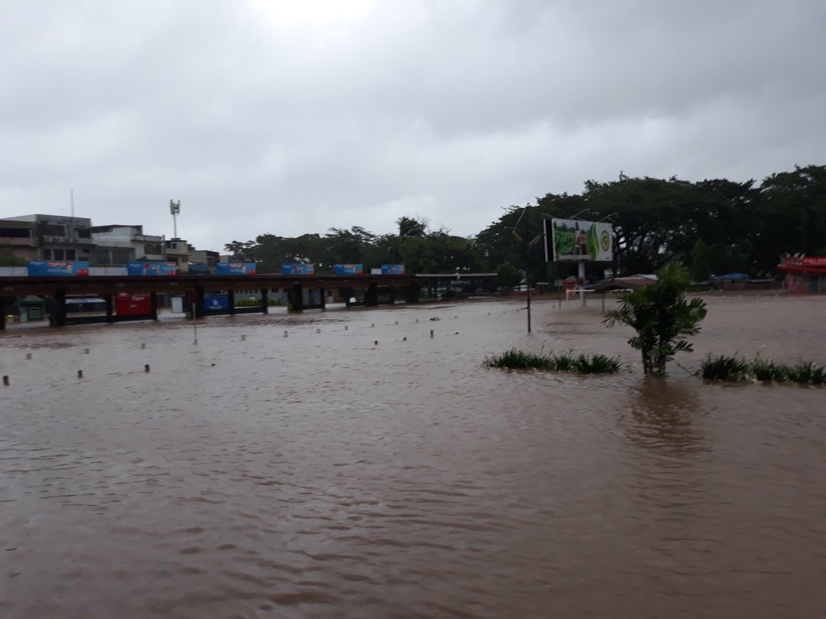 batiwaci's tweet photo. Advice by #BaDCOSS to immediately move to higher grounds since Ba river bank has burst
https://t.co/0aIPyZpOax
@FijiOneNews @FBC_News @sun_fiji https://t.co/HC0zkGa0IA