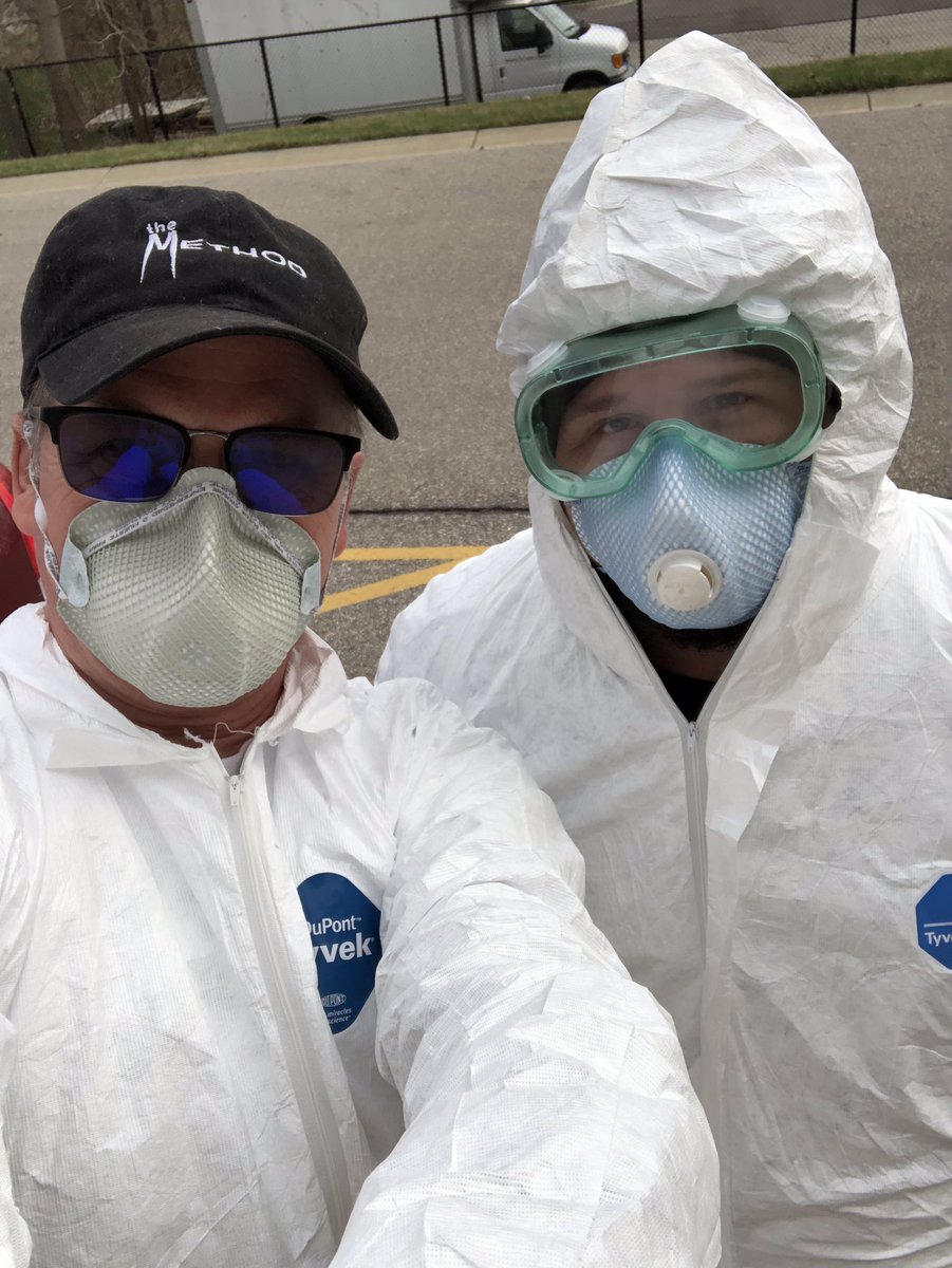 GADMICH's tweet photo. LCPS THANKS &amp; APPRECIATES our Support Staff! They keep feeding our community (27,000 meals distributed today) &amp; protect us by continuing to disinfect work areas, process payroll &amp; keep employee benefits active. https://t.co/WfRuA7Olde