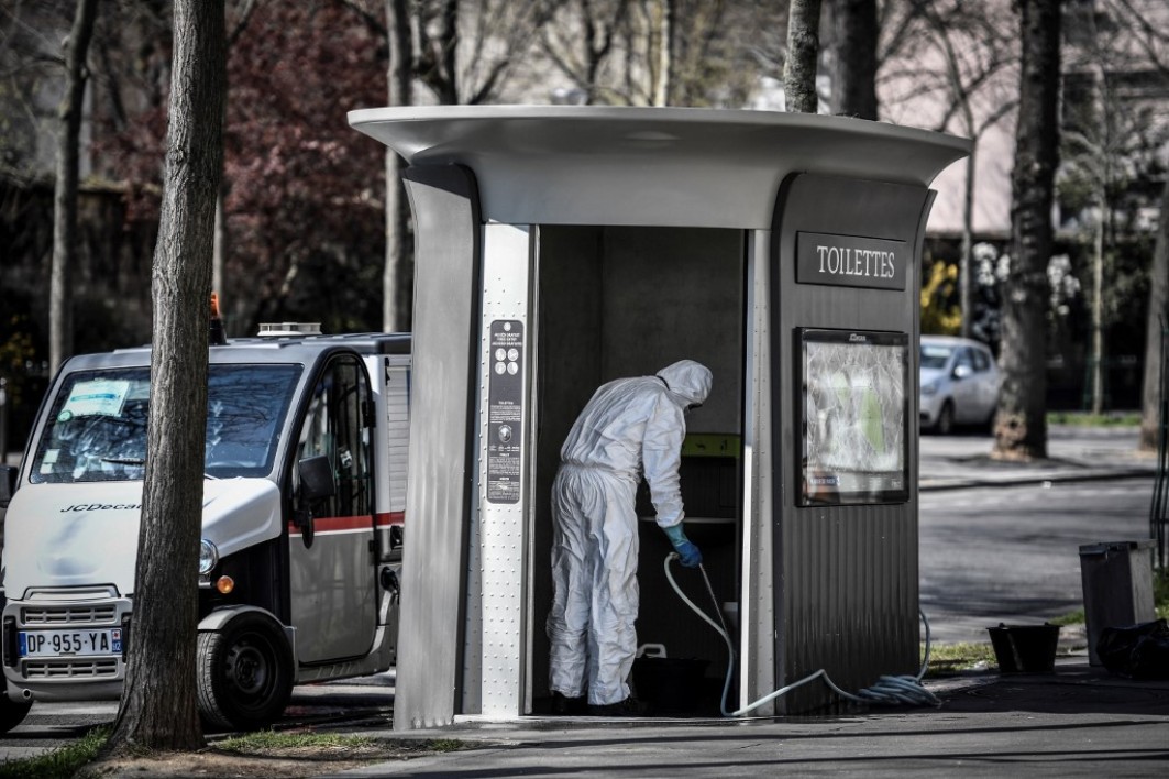 Coronavirus: à Lyon, JCDecaux contraint à rouvrir des toilettes publiques pour les SDF
bfmtv.com/societe/corona…