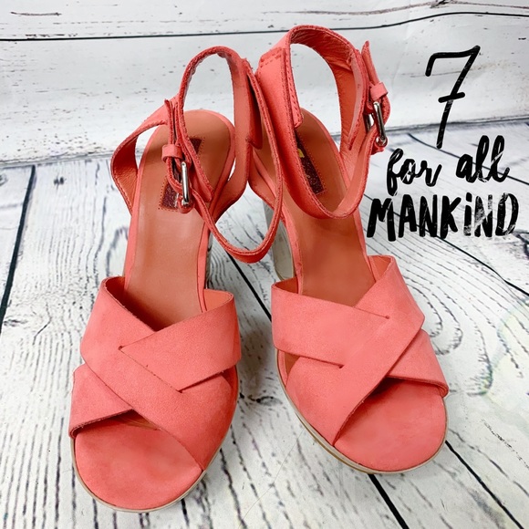 MDerefield's tweet photo. So good I had to share! Check out all the items I'm loving on @Poshmarkapp from @Gatorseeker @LaurenLWatkins #poshmark #fashion #style #shopmycloset #jcrew #7forallmankind #marcanthony: https://t.co/p5egHvCzF6 https://t.co/UiIG87PVd5