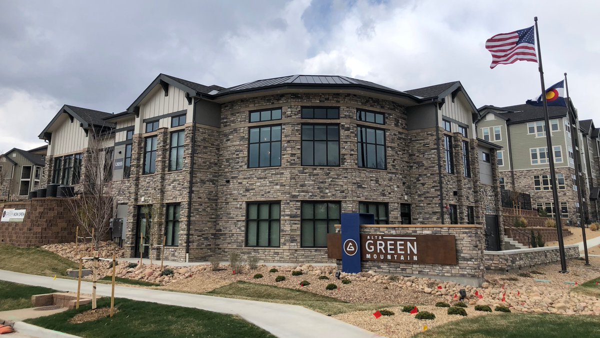 Alta Green Mountain in Lakewood is nearing completion! Green Mountain consists of ten buildings with 260 units, a club house and a beautiful pool!