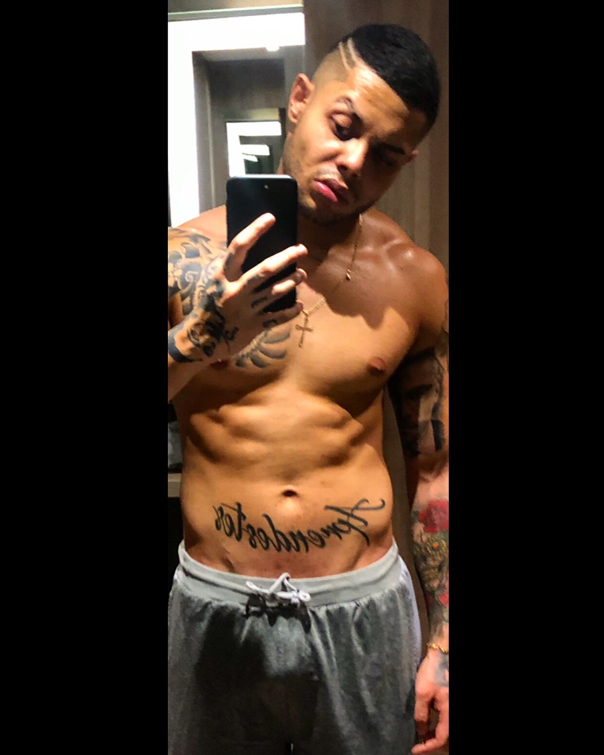 MC LAN NOVAMENTE on X: Eu e vc, aqui e agora.. q tal?  t.com7vx7BzIY7  X