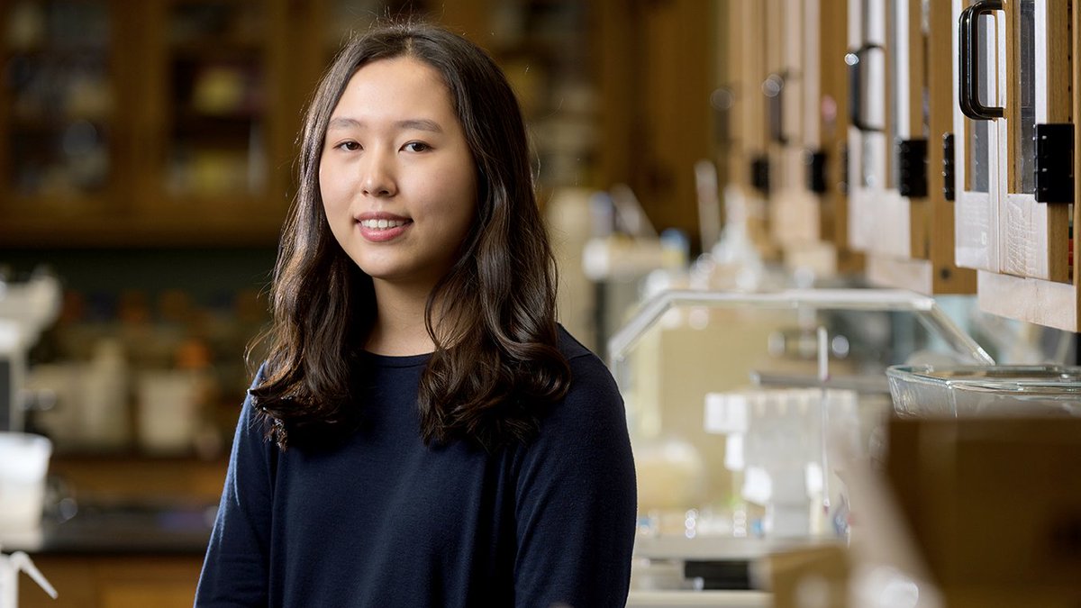 ARMathSciArts's tweet photo. #ASMSA senior @vickiekhwang recently won first place in the Arkansas Junior Science and Humanities Symposium held in late March. She will compete in the @NtlJSHS later this month. #DolphinPride #ARStem #ARed https://t.co/6APnlDLf6L https://t.co/QWmXADjern