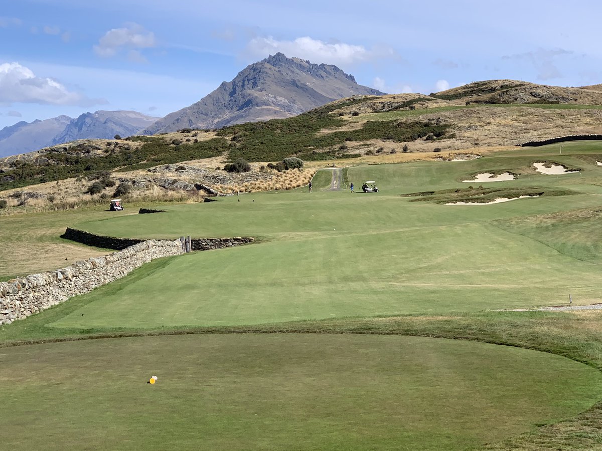 LesterHermine's tweet photo. @MBIEgovtnz listen to @nzgolf please #letthemmow https://t.co/ZeYTTJDWEp