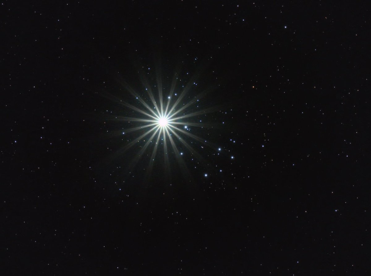 Venus has finished its brief but very photogenic dance with the Pleiades, but don’t put those telescopes away just yet! We’re headed into prime time to see an elusive phenomenon called the Ashen Light. Here's what it may be, and why it's important. (thread) (: Scott Tucker)