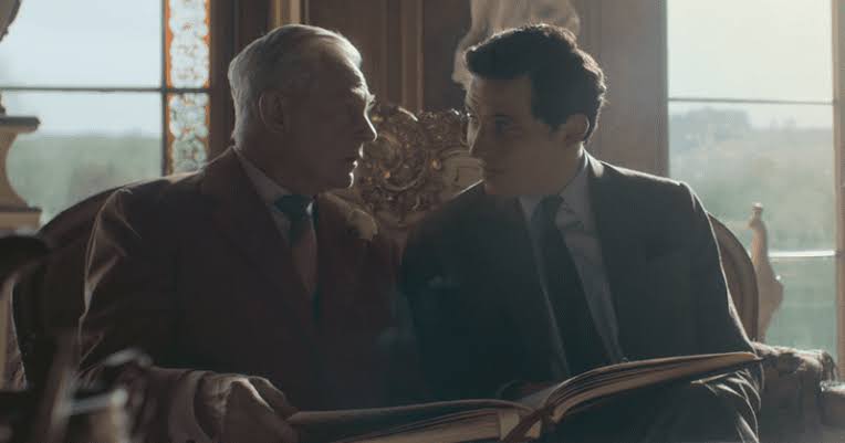 solecitonay's tweet photo. The Crown #TheCrown #DanglingMan https://t.co/VeJCol0iv7