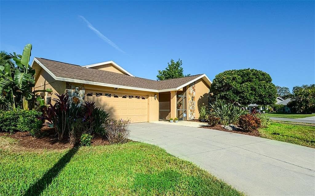 RobbinsRealty's tweet photo. @TroyRobbinsSRQ represented the buyer in the purchase of this 4 bedroom 4 bath pool home in Gulf Gate East #Sarasota #realtor #realestate #sarasotarealtor #sarasotarealestate https://t.co/iuaZYXlG1U