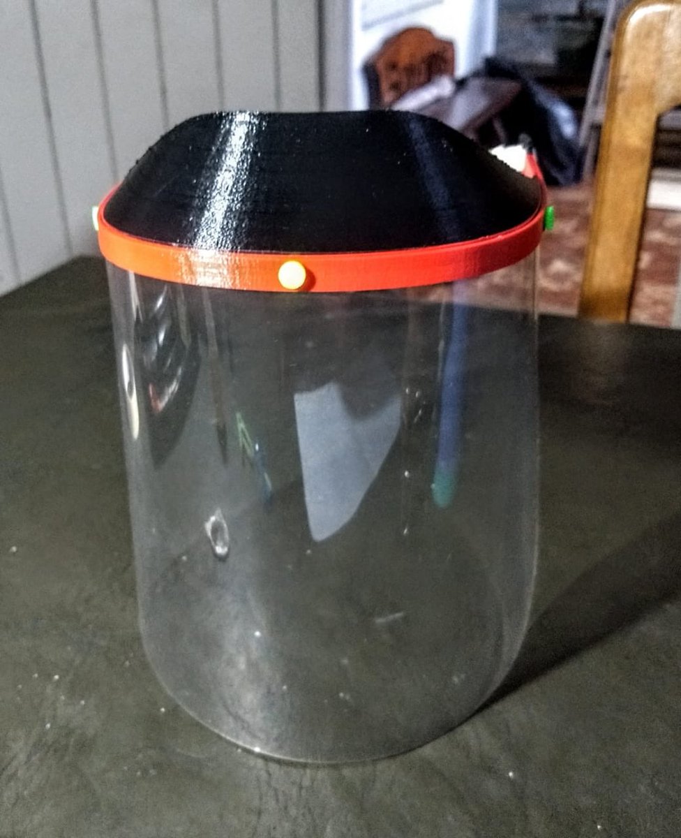 Josecitors's tweet photo. La Sociedad Rural de Tucumán pidió que se informe como llegaron las máscaras que deberían estar en manos de médicos a cubrir los rostros de los Legisladores que sesionaron esta mañana 👇🏼 
📲 @telefetucuman https://t.co/32CCrucqzy