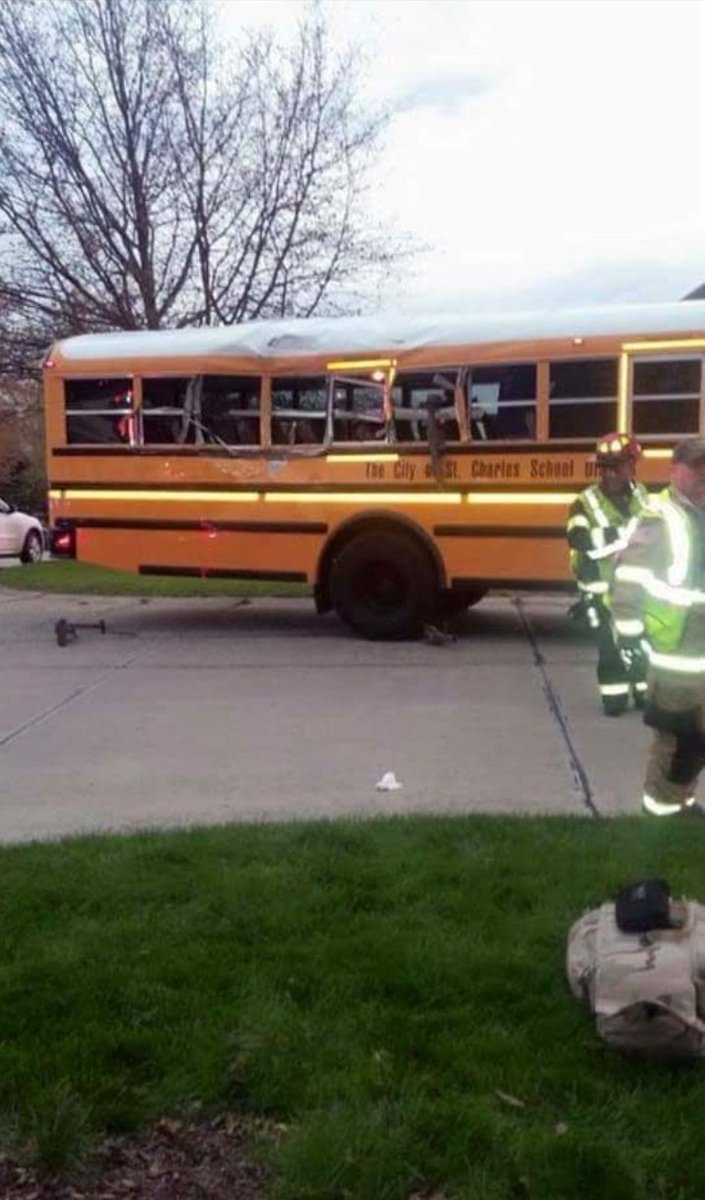Savvy_GK's tweet photo. 4 years ago my bus was hit by a trash truck on the way to school. By far the scariest day of my life but God protected me from any long term injuries and I couldn't be more grateful! https://t.co/eYvZkGNd42