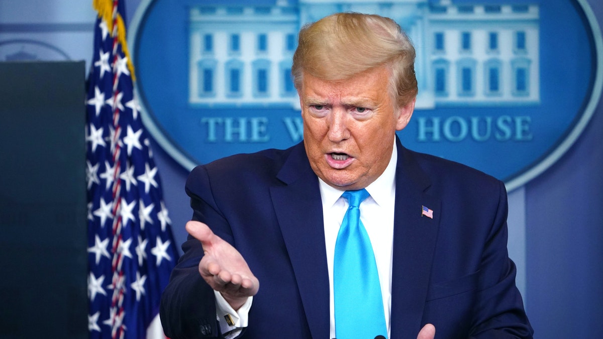 realDailyWire's tweet image. Trump Shreds Reporter For Not Knowing Key Info: ‘Let Me Do Somebody Else Then’ dlvr.it/RTMc8d