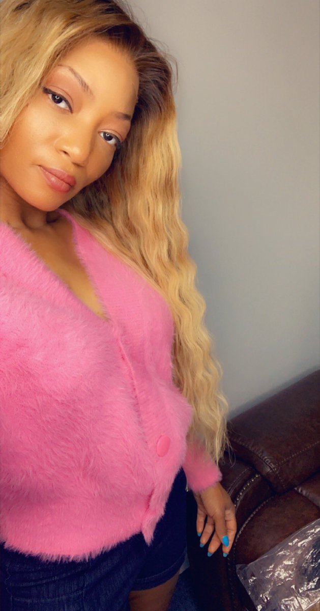 prettyspecial's tweet photo. It’s almost my birthday 💋 https://t.co/TA0ZlYnaDq