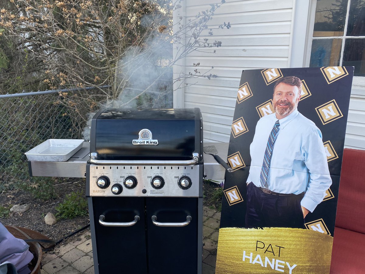 TeamPearson19's tweet photo. After a productive day #flatpat decided to flip a few burgers on the grill. He likes his medium. https://t.co/k4tG6R0JYU