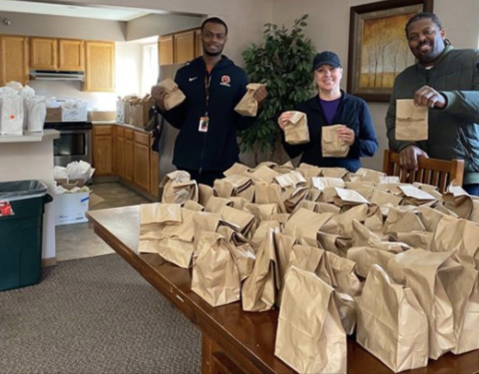 CKCS_VASD's tweet photo. Check out our new meal distribution dates and times here: https://t.co/3Temb7kYL0 https://t.co/TEpFqRdRPg