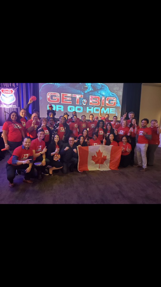 AmandaLorefice's tweet photo. TEAM LIMITLESS #SNSDFACTORY #GETBIGORGOHOME #CANADA #TORONTO https://t.co/h8OLMdJrX4