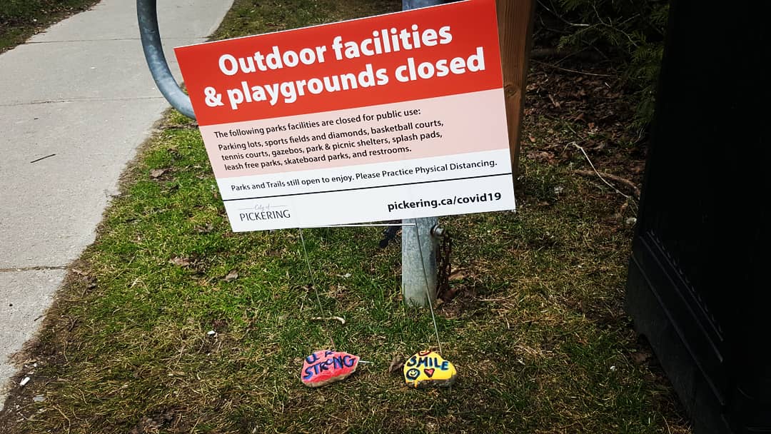 FelixDimaro's tweet image. I saw these when out #running earlier. Always nice to get positive reminders when things seem bleak. And one of these stones says "unicorn poop". Who wouldn't feel optimistic after stumbling upon that? 🌈🦄💩🌈
Stay safe and sane out there.

 #socialdistancing #COVID19 #StayHome