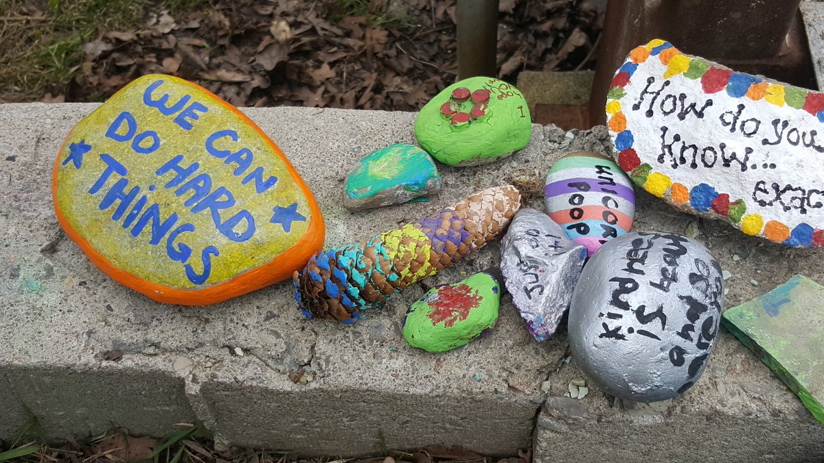 FelixDimaro's tweet image. I saw these when out #running earlier. Always nice to get positive reminders when things seem bleak. And one of these stones says "unicorn poop". Who wouldn't feel optimistic after stumbling upon that? 🌈🦄💩🌈
Stay safe and sane out there.

 #socialdistancing #COVID19 #StayHome