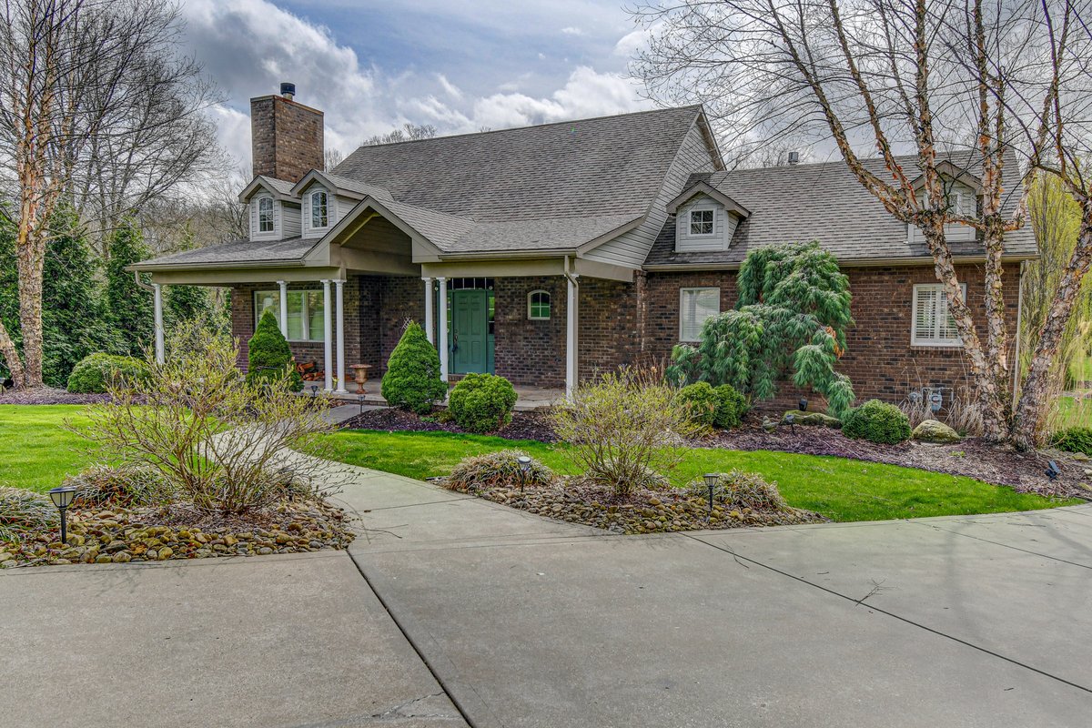 PghPropertyDiva's tweet image. 3823 New Texas Rd. in Plum Borough

Have a look around this beautiful home.

#PghPropertyDiva #realestatewithstyle #divabydesign 
qoo.ly/35c9g8