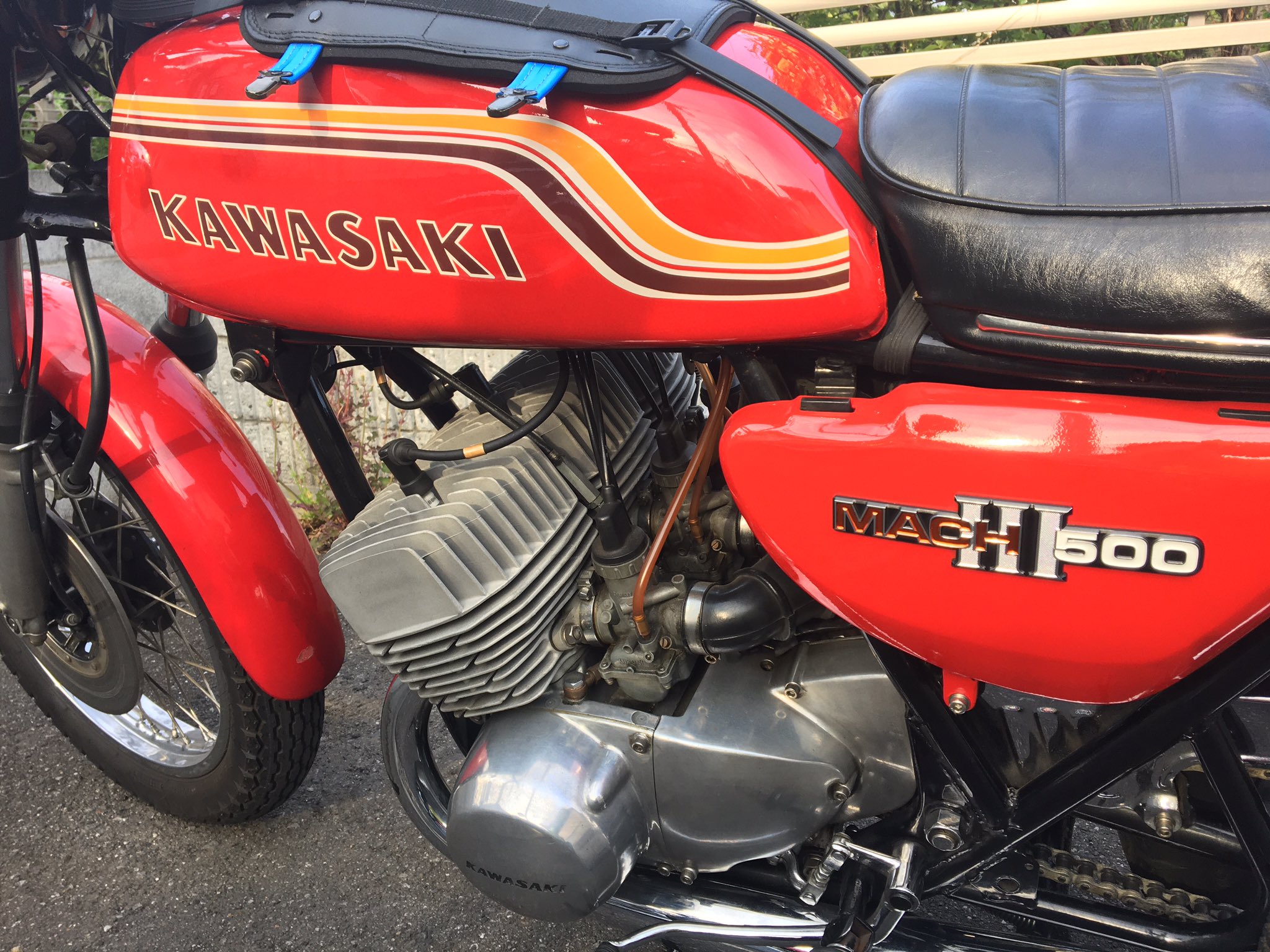 たこ焼き長尾 友達とバイク交換 2スト500ccはジャジャ馬だけど 刺激的な奴だ マッハ カワサキ 旧車 煙モクモク 2スト ジャジャ馬 T Co Tmqpjv21sw Twitter
