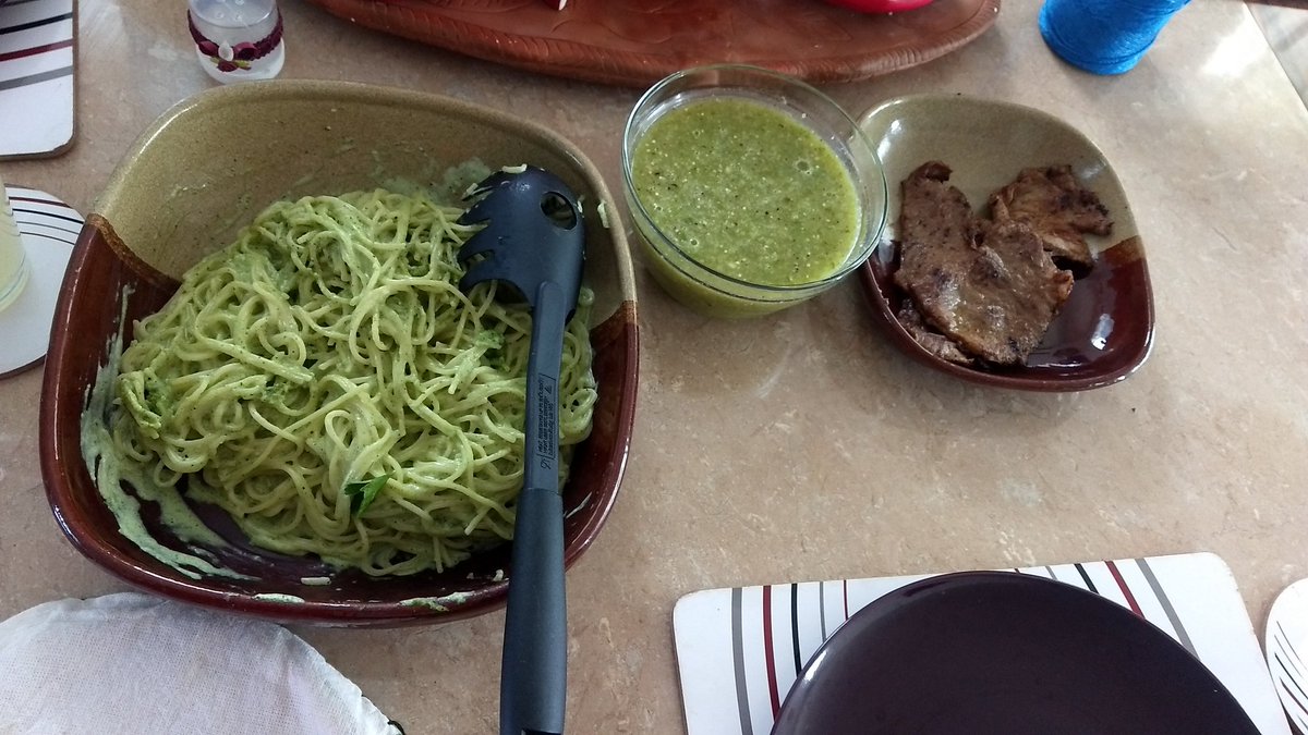 Mora_ULIses1's tweet photo. Así seguimos la sana distancia desde casa jejeje ya no se qué hacer.... 😅 https://t.co/a2ARVBNXEH