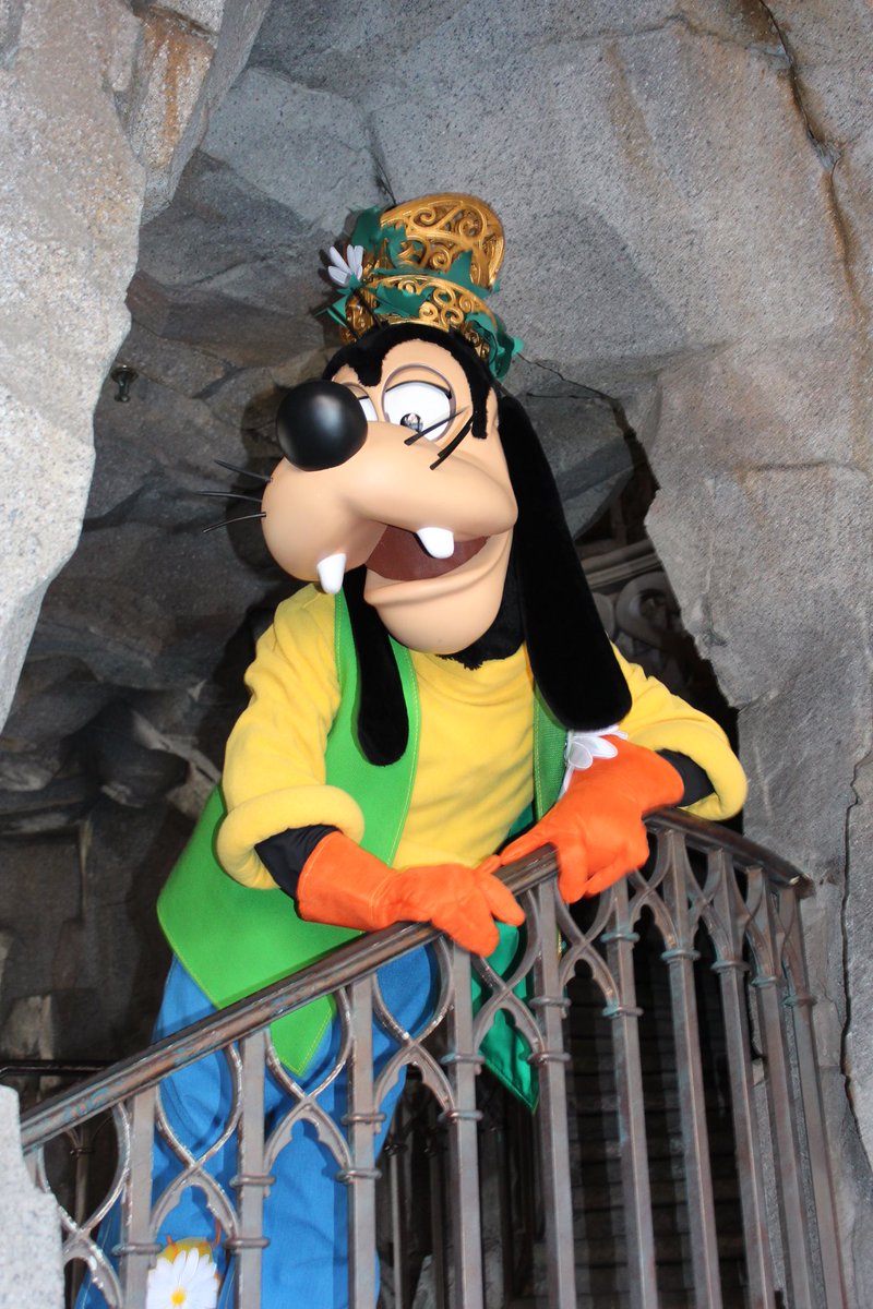 Happy Anniversary to #AGoofyMovie! #Goofy #GoofysGardenParty #DisneylandParis #DLP #DisneyEaster #DisneySpring #Easter #SwingintoSpring #グーフィー