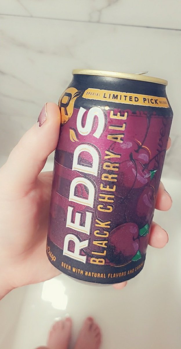 aFleuryofsaves's tweet photo. It says beer on the can.. soo I guess it counts. 🤷‍♀️

#showerdrinks https://t.co/x4UhGqvybU