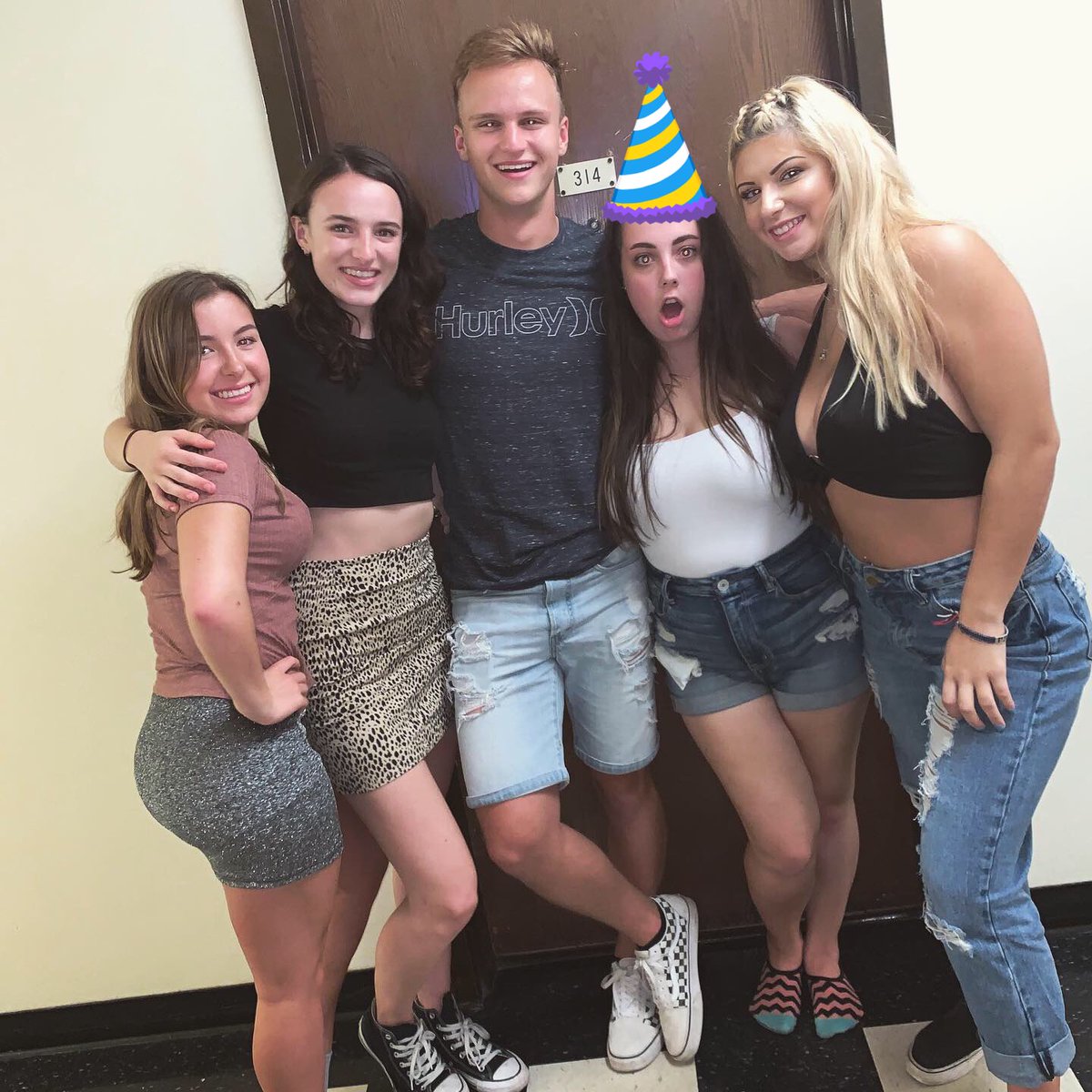 chasewalter7's tweet photo. Happy birthday Mal!! Wish I could be celebrating with ya at psu:) Live it up!!🎉🎉 @malorie_sugar https://t.co/lV79pVq2EI