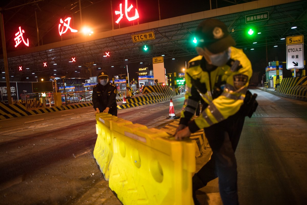 XHNews's tweet photo. Wuhan lifts 76-day lockdown https://t.co/1iYBYWuUwr https://t.co/7Qb9pAmJlt