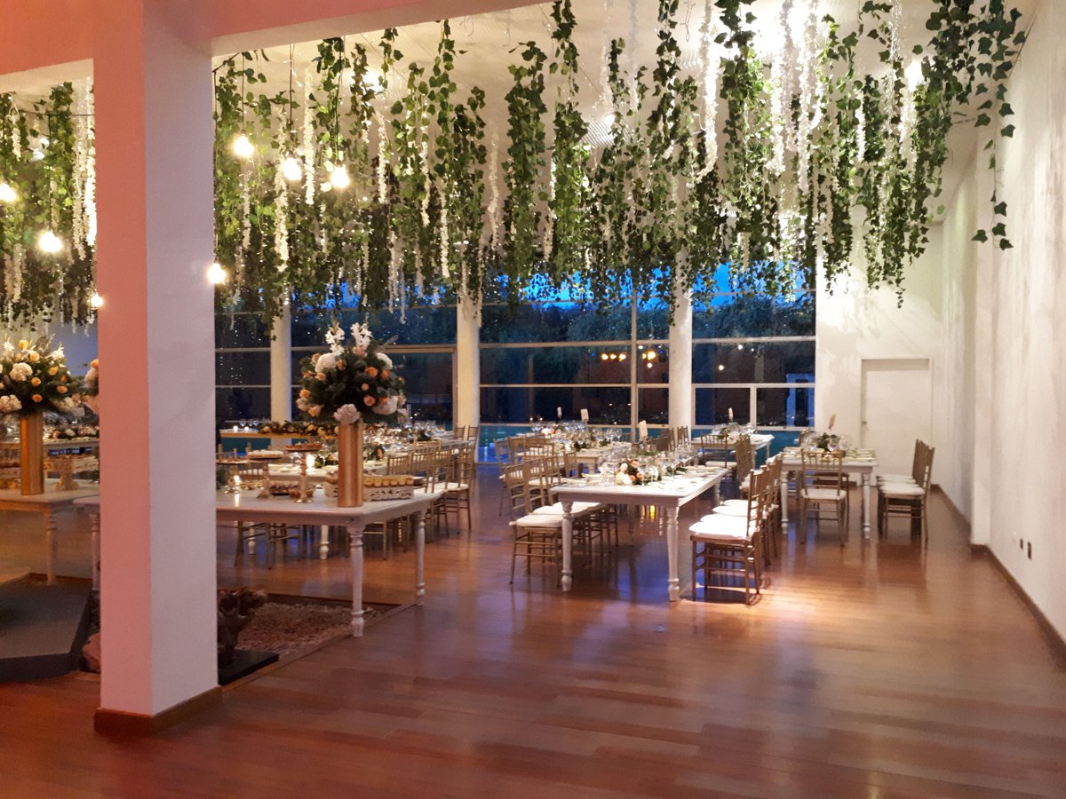 hdacasatorano's tweet photo. Decoración espectacular 🍃😍
.
.
.
#HaciendaCasaTorano #CasaTorano #WeddingBogota #MatrimonioBogota #BodasBogota #Salon #Eventos #EventosBogota #Marzo #haciendasbogota #zankyou #matrimoniocom https://t.co/0VfRIbRRDx