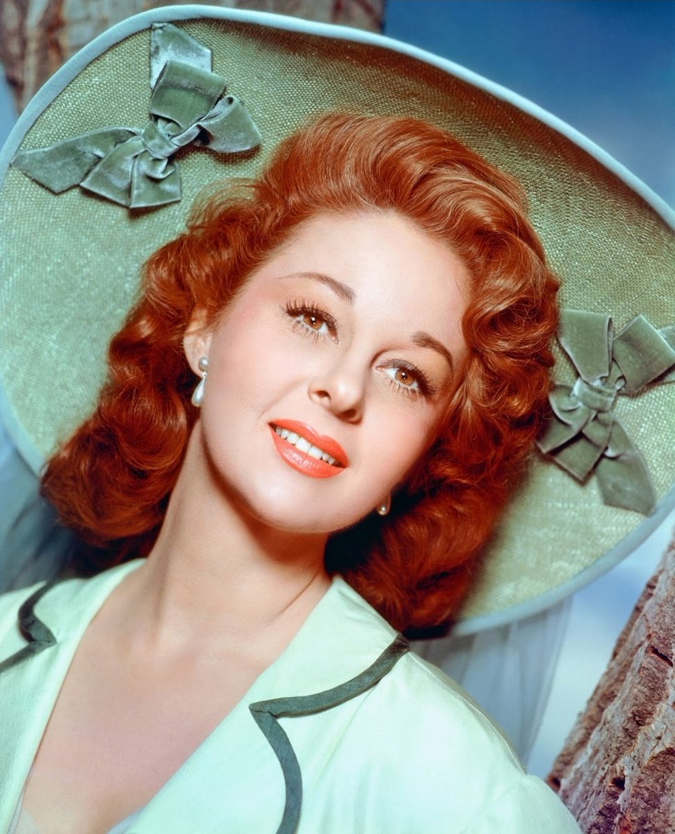MichaelTroyan1's tweet photo. An unsung heroine of the religious/inspirational movies worth watching this week is 20th Century Fox's own Susan Hayward. For two decades she was so reliably successful there that she became THE favorite of Fox's corporate board of directors. #FoxAtItsBest https://t.co/35rbVoBgF0