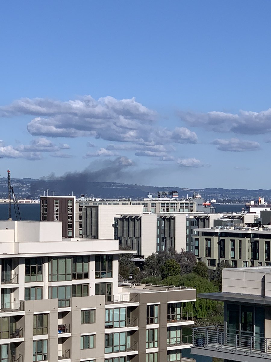 OtherAllison's tweet photo. @BlackKangoPhoto Visible from mission bay SF too https://t.co/FMkWg58Qcb