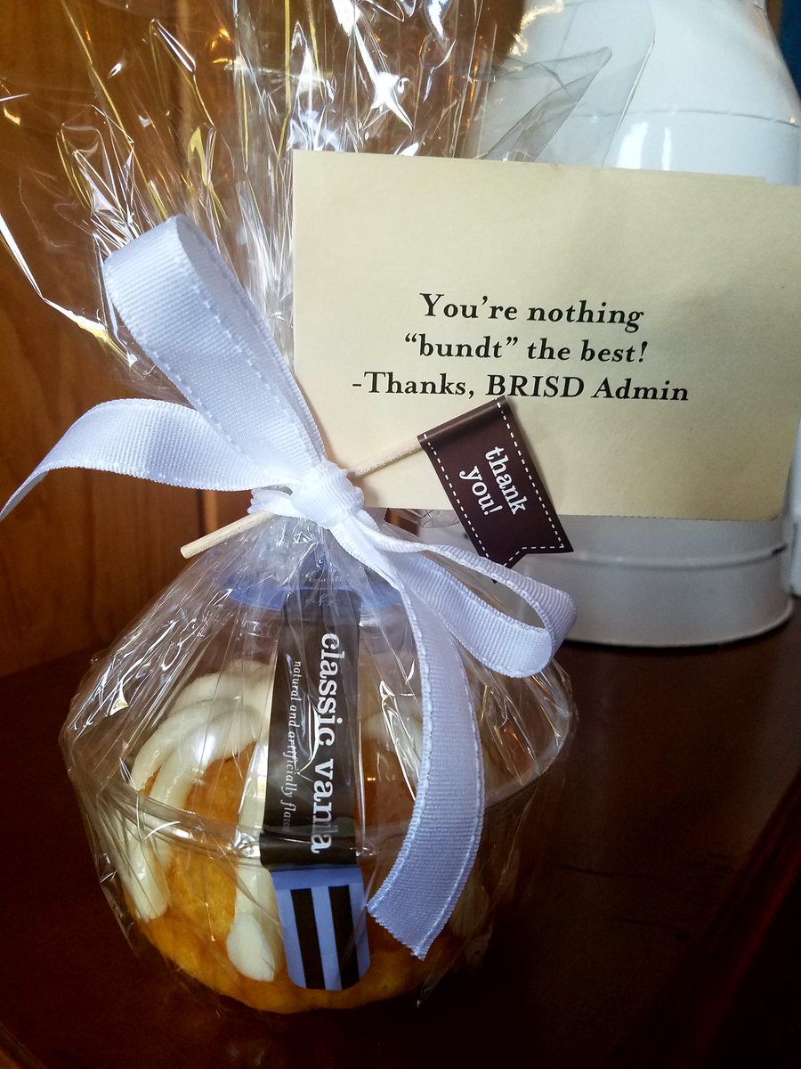 Roma_Morgan's tweet photo. My district has employees in at least 3 counties. I don't know how many towns. We're on country roads, muddy drives (me!), and city streets 30 miles or more from the school. So this little hand-delivered treat says a lot about how much they care. Thanks, @BlueRidgeISD! https://t.co/9SI4okx4bv