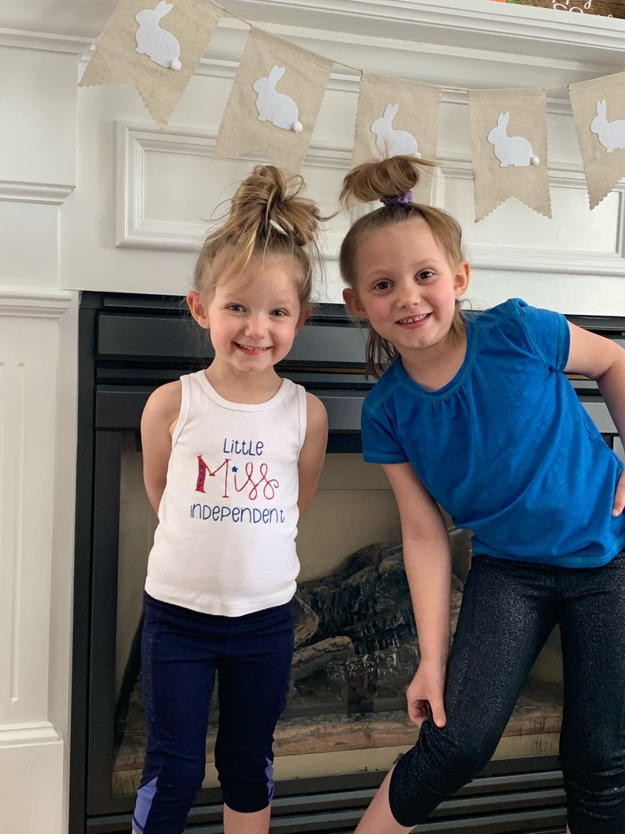 HollisPrimary's tweet photo. Can't get enough crazy hair! #SAU41SpiritWeek https://t.co/jQzuzT7Cr2
