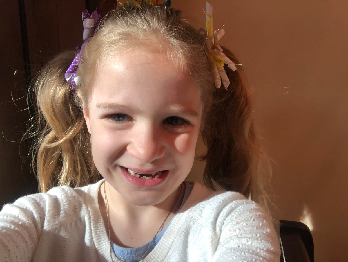 HollisPrimary's tweet photo. Can't get enough crazy hair! #SAU41SpiritWeek https://t.co/jQzuzT7Cr2
